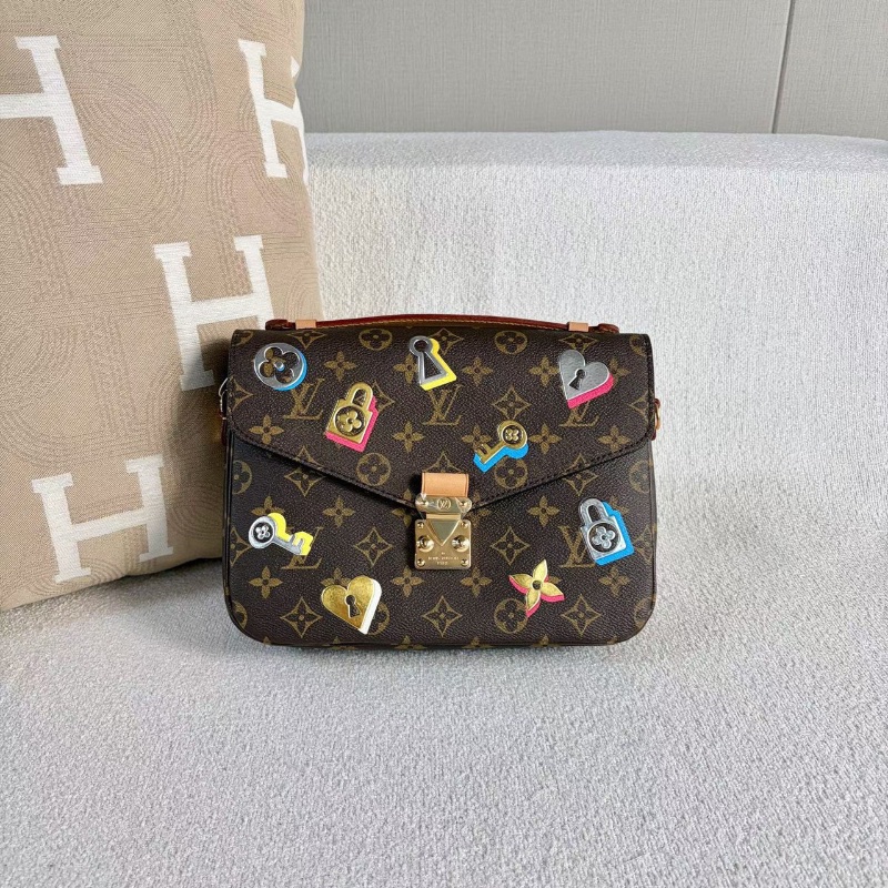 LV老花徽章印花郵差包25*20*6 98新配件塵袋-4