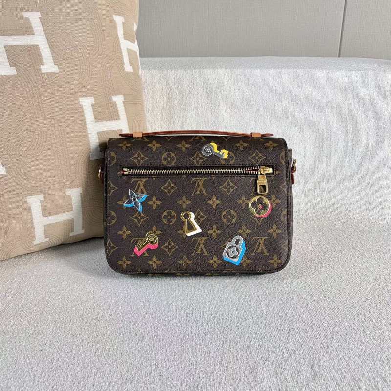 LV老花徽章印花郵差包25*20*6 98新配件塵袋-5