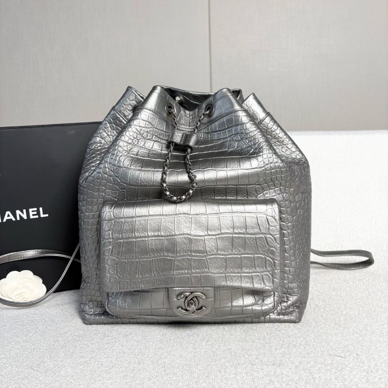 Chanel 鰐魚壓紋抽繩後背包27*33*15 99新配件塵袋-1