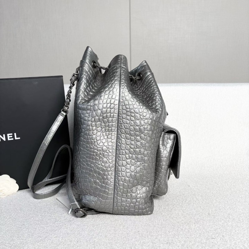 Chanel 鰐魚壓紋抽繩後背包27*33*15 99新配件塵袋-3