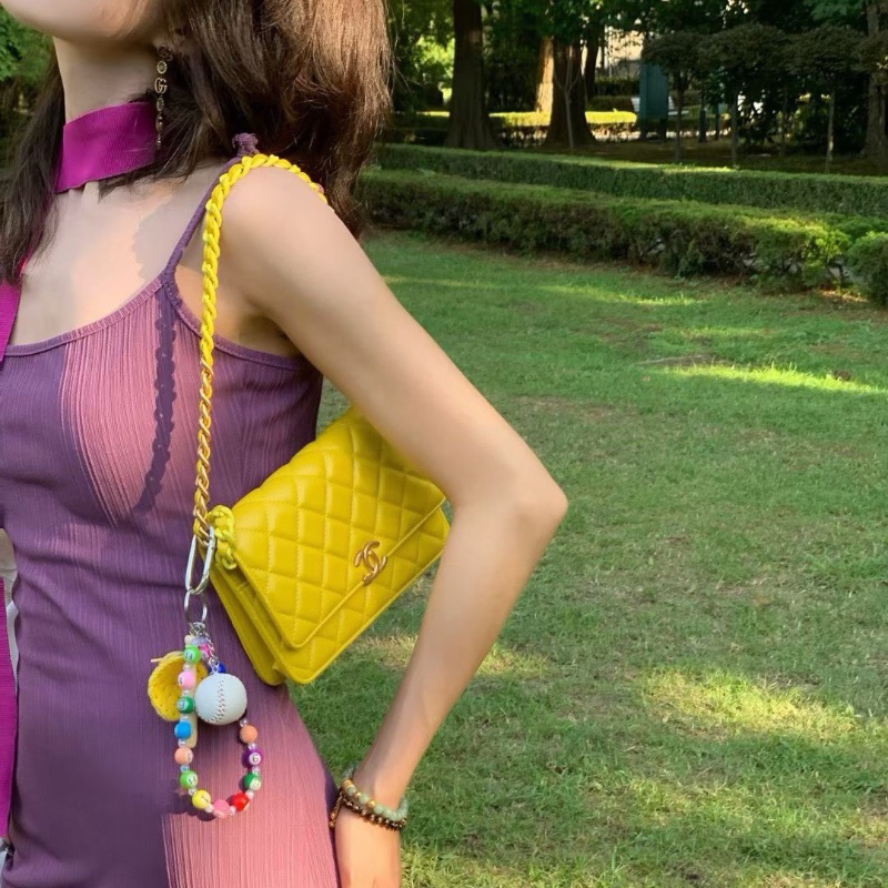 Chanel woc黃色金扣羊皮雙色粗鏈條芯片款19*12*4 98新配件塵袋盒子-0