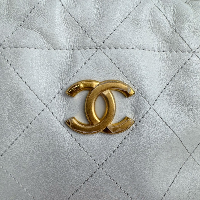 香奈兒 · 21秀款抽繩福袋金珠包晶片款金扣白色-3