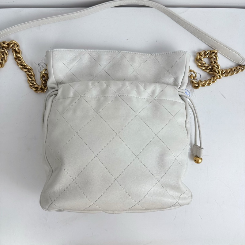 香奈兒 · 21秀款抽繩福袋金珠包晶片款金扣白色-4