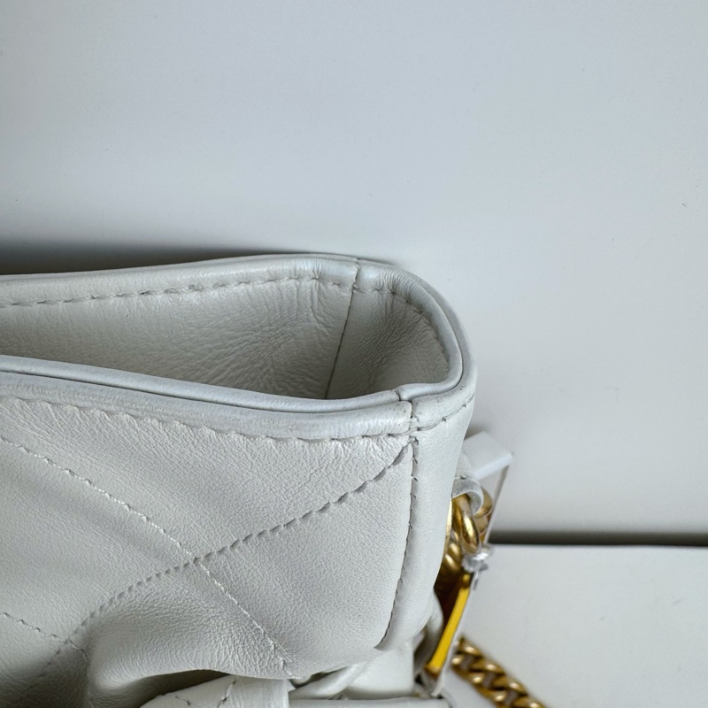 香奈兒 · 21秀款抽繩福袋金珠包晶片款金扣白色-5