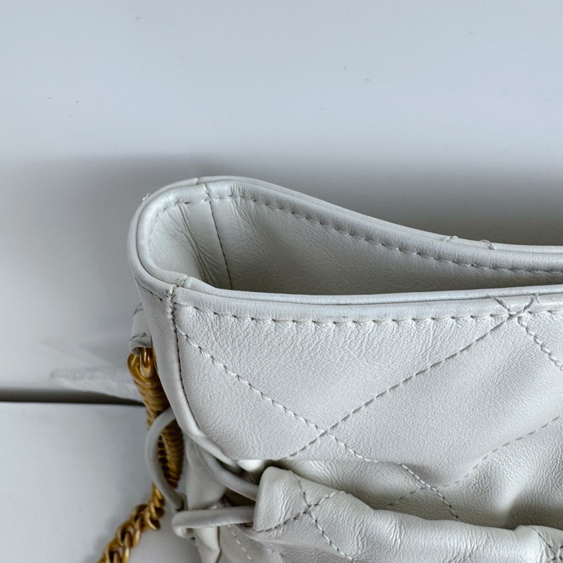 香奈兒 · 21秀款抽繩福袋金珠包晶片款金扣白色-6