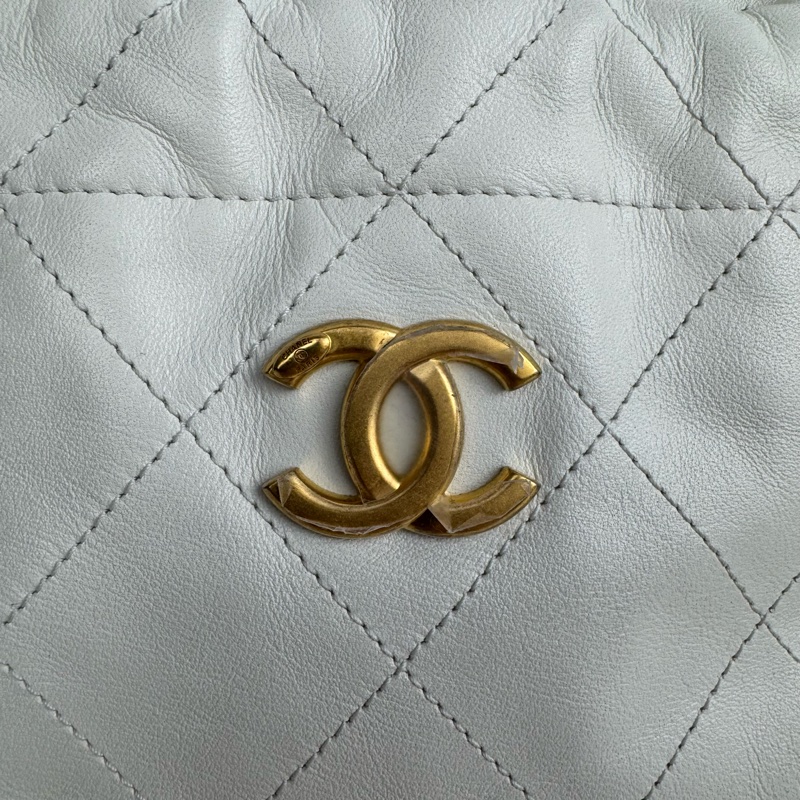 Chanel香奈兒 · 秀款抽繩福袋金珠包晶片款金扣白色-4