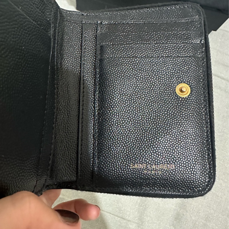 CASSANDRE SAINT LAURENT MATELASSÉ絎縫皮革小型全拉鏈錢包-4