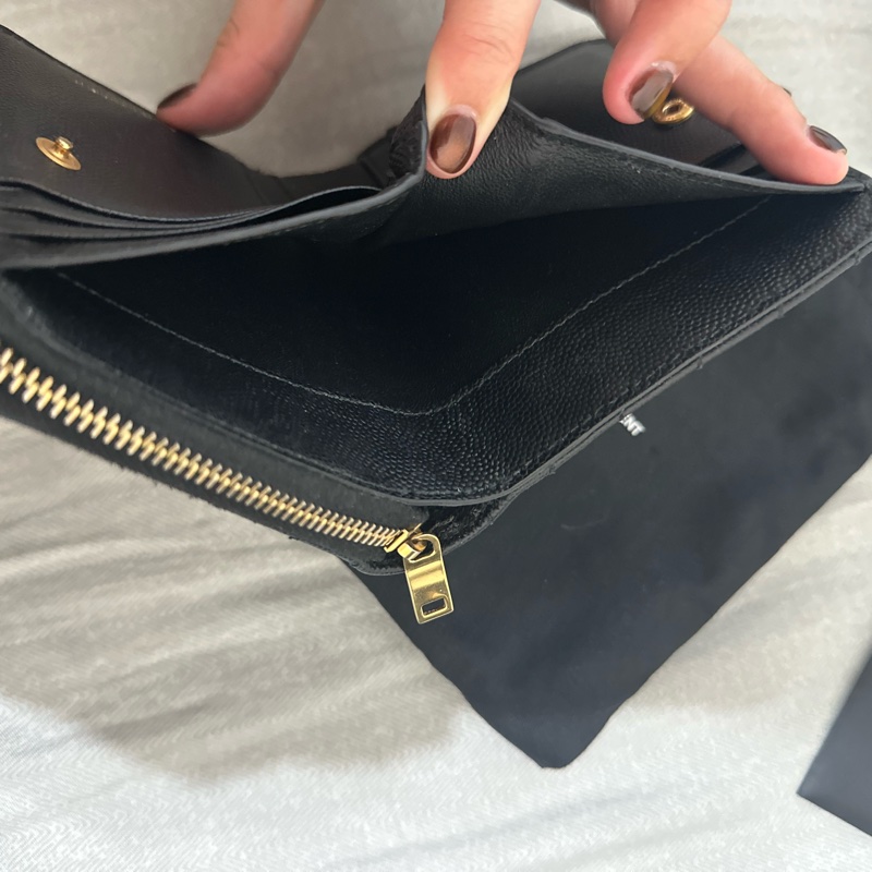 CASSANDRE SAINT LAURENT MATELASSÉ絎縫皮革小型全拉鏈錢包-9