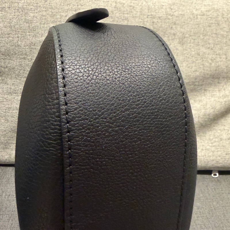 Low Key Shoulder Bag🖤LV黑金腋下包✨Lisa同款-6