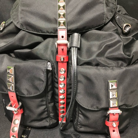 PRADA 普拉達火紅撞色皮革鉚釘尼龍後背包