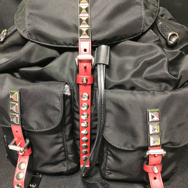 PRADA 普拉達火紅撞色皮革鉚釘尼龍後背包-0