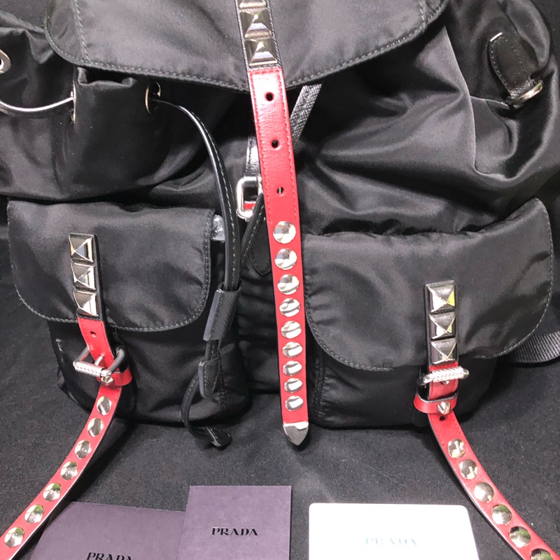 PRADA 普拉達火紅撞色皮革鉚釘尼龍後背包-2