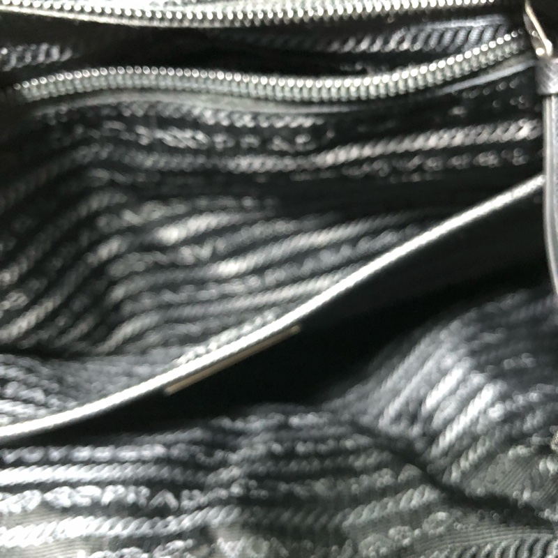 PRADA 普拉達火紅撞色皮革鉚釘尼龍後背包-3