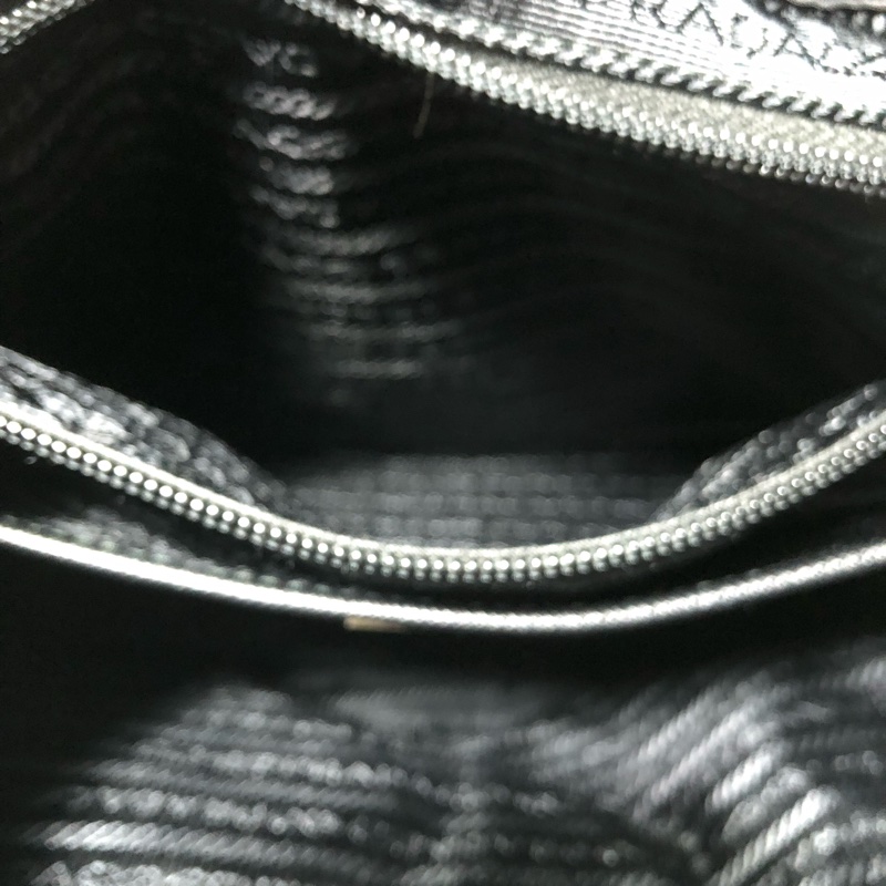 PRADA 普拉達火紅撞色皮革鉚釘尼龍後背包-4