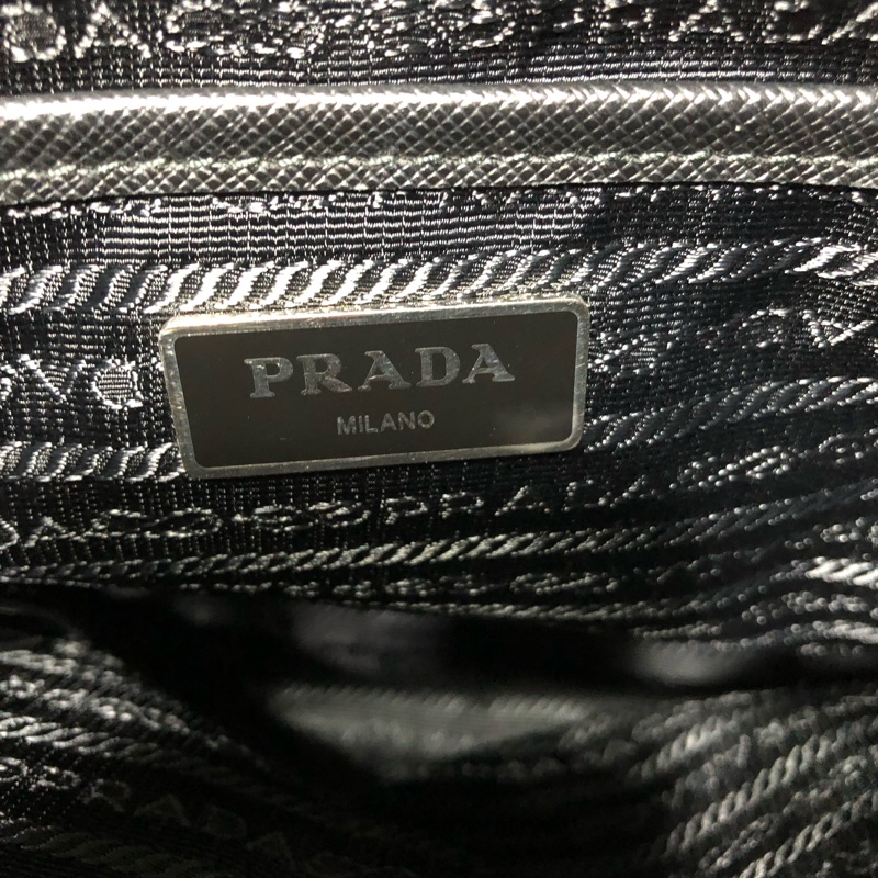 PRADA 普拉達火紅撞色皮革鉚釘尼龍後背包-8