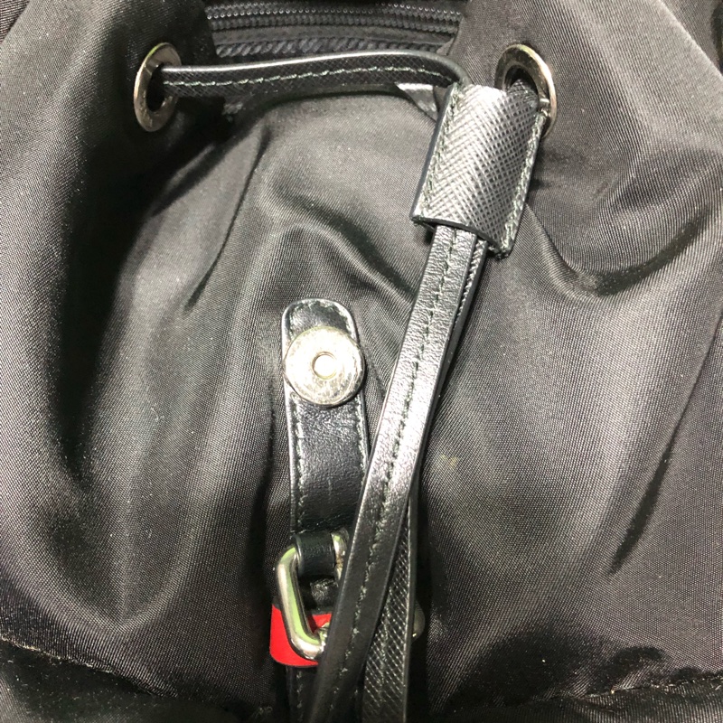 PRADA 普拉達火紅撞色皮革鉚釘尼龍後背包-10