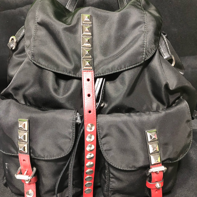 PRADA 普拉達火紅撞色皮革鉚釘尼龍後背包-12