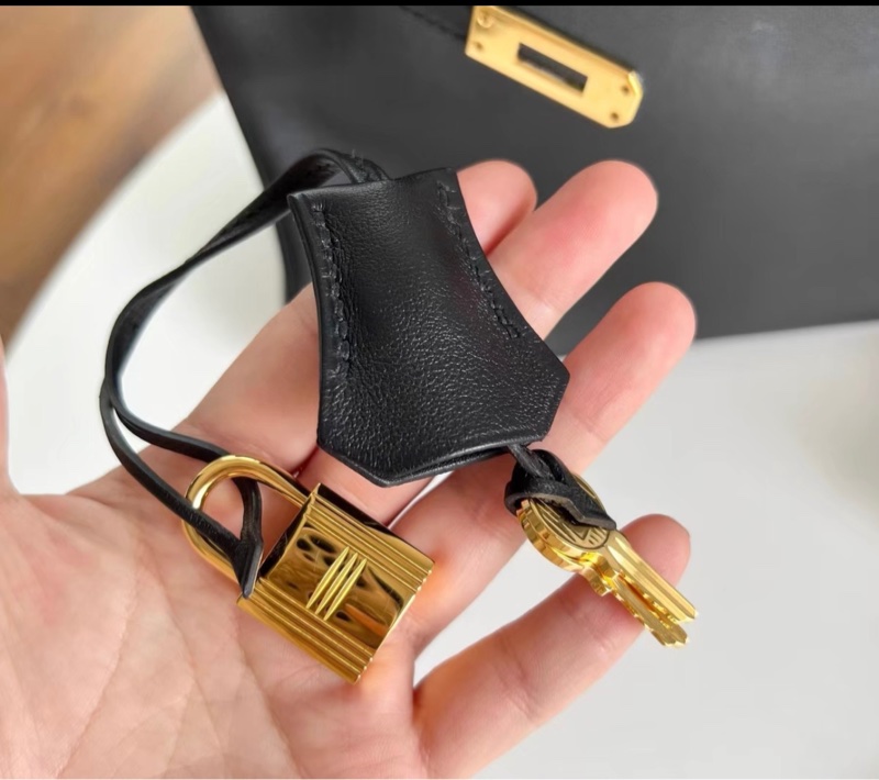 hermes birkin25 s皮 x刻 黑金 有塵袋鎖子 無盒子,日本購入,整體成色很好 邊角輕微小磨-8
