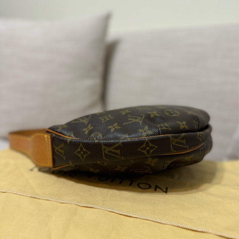 LV Croissant Medium 中古可頌包中號🥐碗豆包🫘月亮包/月牙包/腋下包/有塵袋/漂亮包況-28