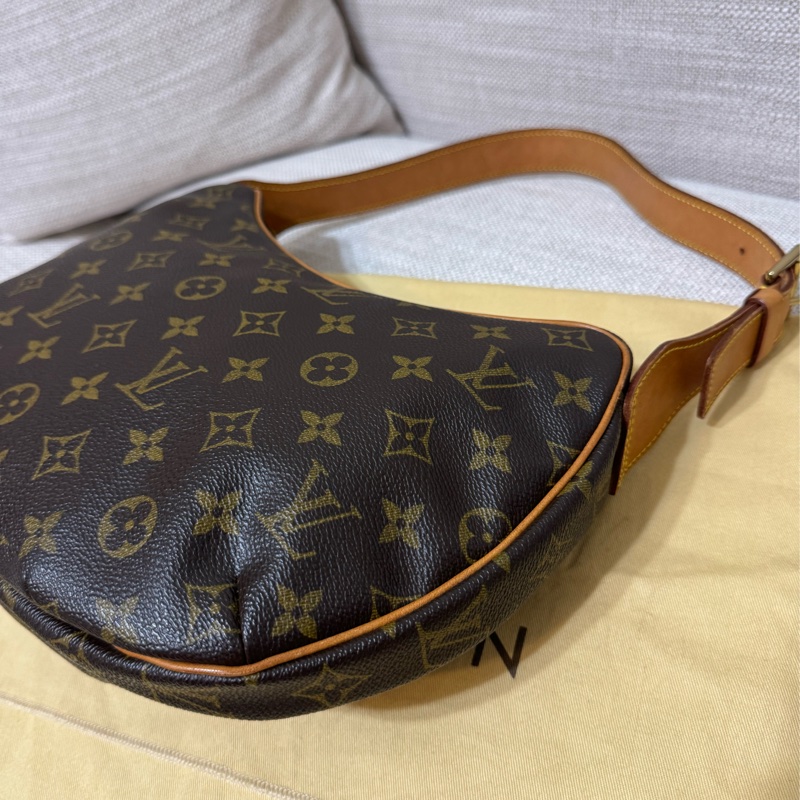 LV Croissant Medium 中古可頌包中號🥐碗豆包🫘月亮包/月牙包/腋下包/有塵袋/漂亮包況-31