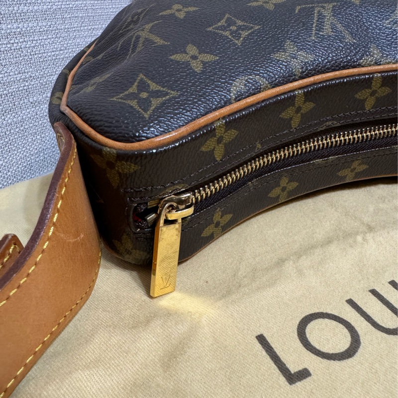 LV Croissant Medium 中古可頌包中號🥐碗豆包🫘月亮包/月牙包/腋下包/有塵袋/漂亮包況-43