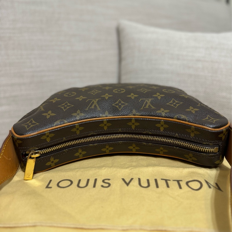 LV Croissant Medium 中古可頌包中號🥐碗豆包🫘月亮包/月牙包/腋下包/有塵袋/漂亮包況-45