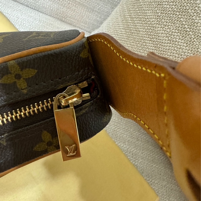 LV Croissant Medium 中古可頌包中號🥐碗豆包🫘月亮包/月牙包/腋下包/有塵袋/漂亮包況-48