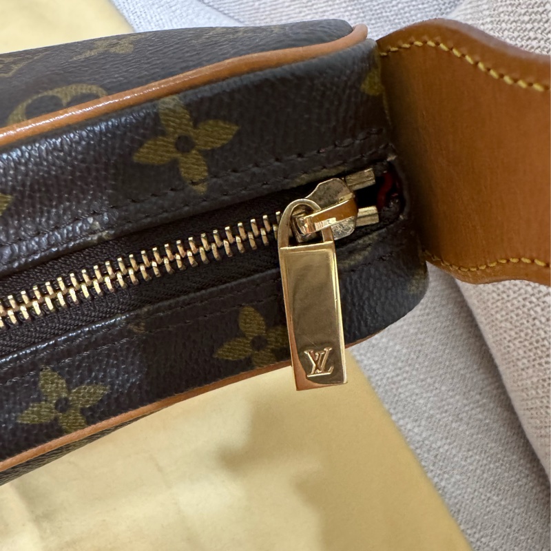 LV Croissant Medium 中古可頌包中號🥐碗豆包🫘月亮包/月牙包/腋下包/有塵袋/漂亮包況-49