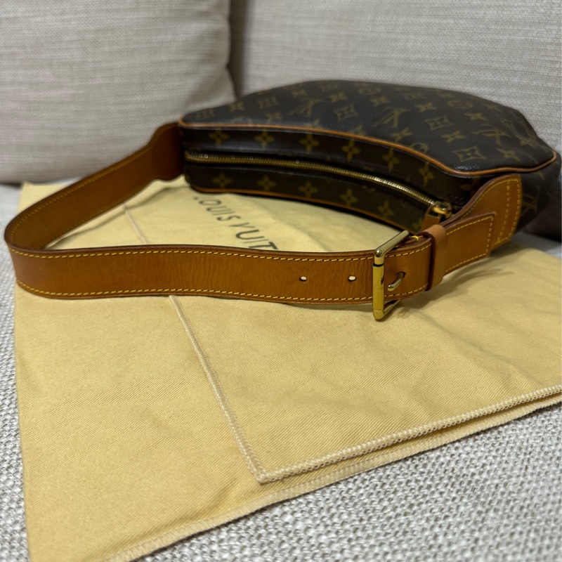 LV Croissant Medium 中古可頌包中號🥐碗豆包🫘月亮包/月牙包/腋下包/有塵袋/漂亮包況-55