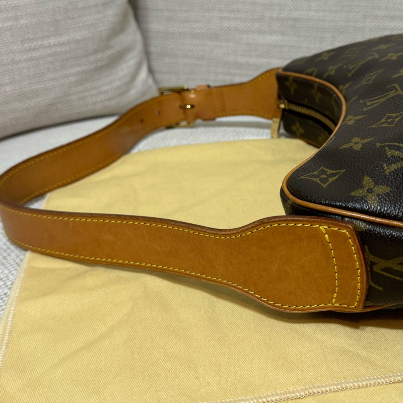 LV Croissant Medium 中古可頌包中號🥐碗豆包🫘月亮包/月牙包/腋下包/有塵袋/漂亮包況-63