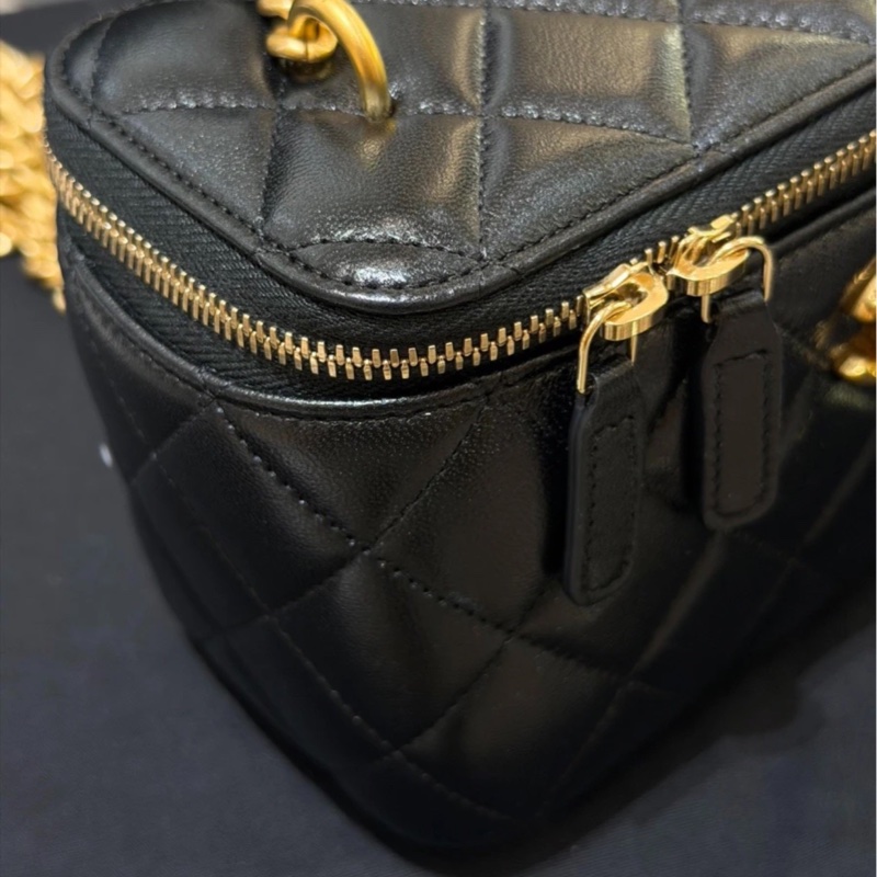 心動警告💌浪漫感天花板❤️‍🔥Chanel黑金心型金球化妝盒子包單肩斜挎包-8