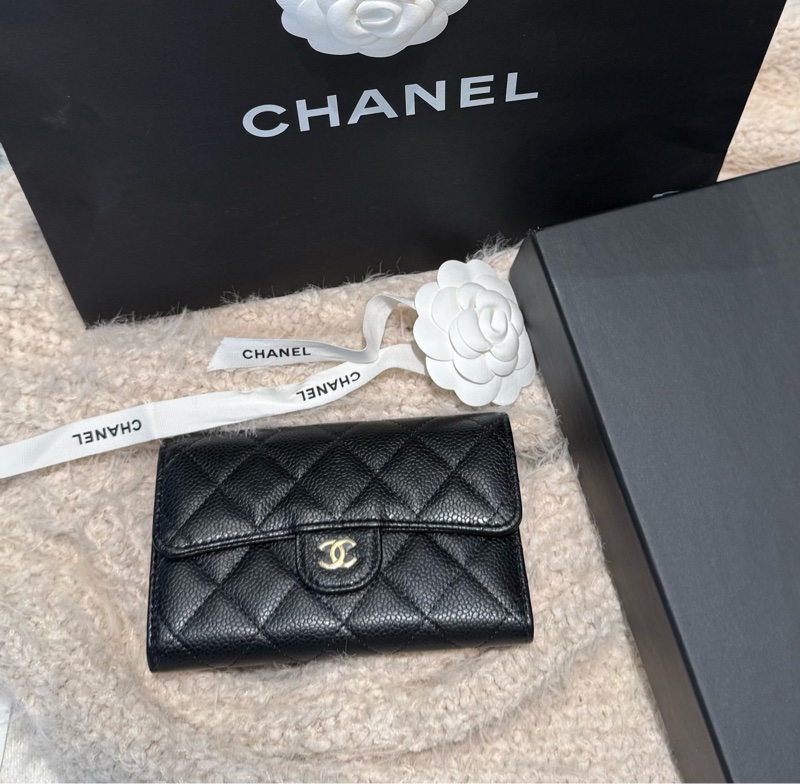 CHANEL荔枝金釦三折中夾 （全新閑置品）-1