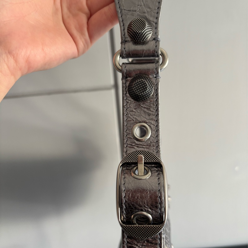 巴黎世家 Le Cagole Sling 銀色腋下包-1