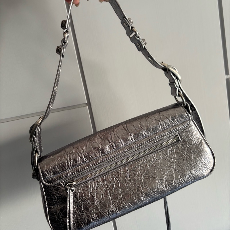 巴黎世家 Le Cagole Sling 銀色腋下包-2