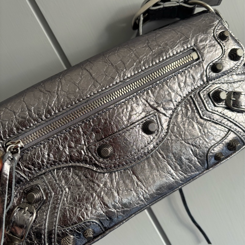 巴黎世家 Le Cagole Sling 銀色腋下包-3