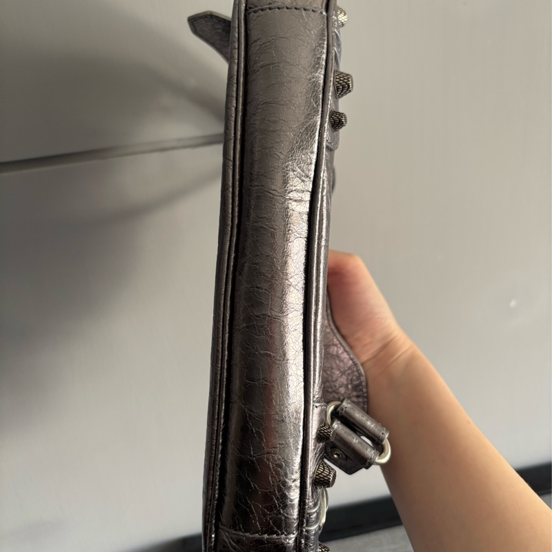 巴黎世家 Le Cagole Sling 銀色腋下包-7