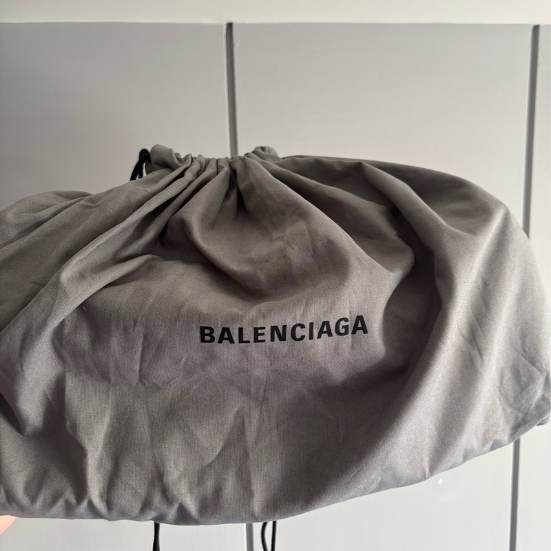 巴黎世家 Le Cagole Sling 銀色腋下包-13