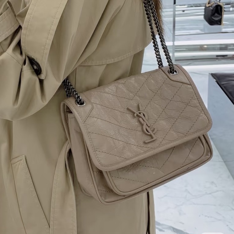 法式時髦感🏷️99新🈶購證😍Ysl聖羅蘭奶茶色油蠟皮Niki小號鏈條單肩斜背包-0