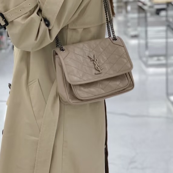 法式時髦感🏷️99新🈶購證😍Ysl聖羅蘭奶茶色油蠟皮Niki小號鏈條單肩斜背包-2