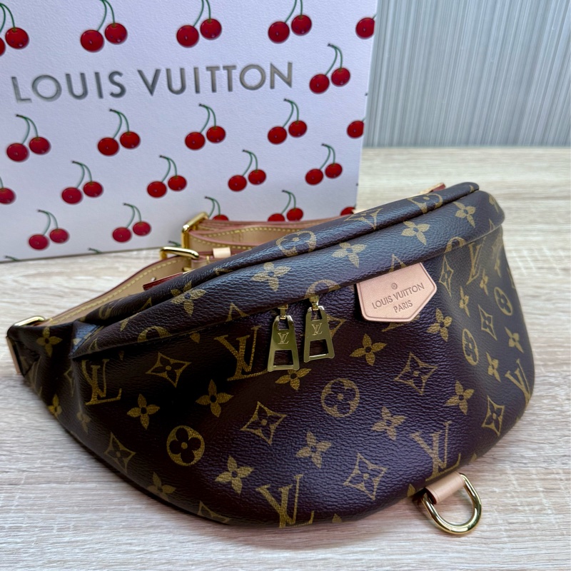 LV M43644 Bumbag 近新絕版老花字紋腰包胸包-2