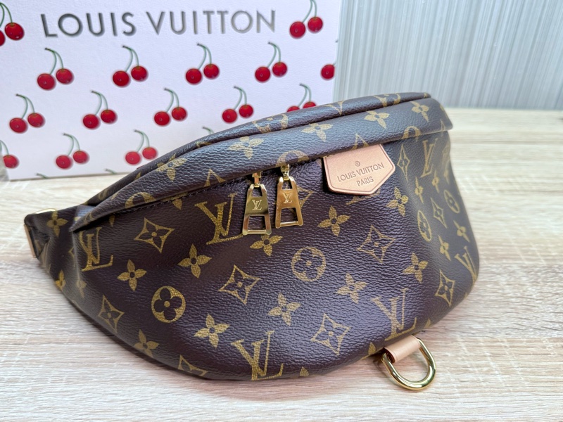LV M43644 Bumbag 近新絕版老花字紋腰包胸包-3