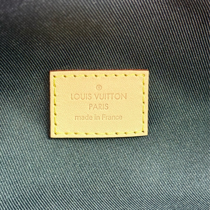 LV M43644 Bumbag 近新絕版老花字紋腰包胸包-23