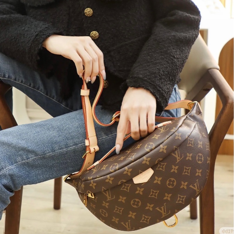 LV M43644 Bumbag 近新絕版老花字紋腰包胸包-32