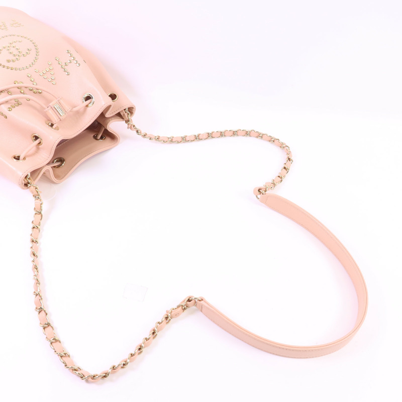 CHANEL 牛皮皮革Rivet Drawstring Bucket金扣肩背袋-4