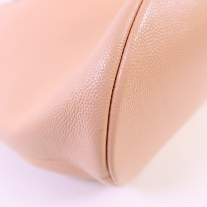 CHANEL 牛皮皮革Rivet Drawstring Bucket金扣肩背袋-15