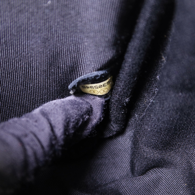 CHANEL 牛皮皮革Shoulder Bag金扣肩背袋-7