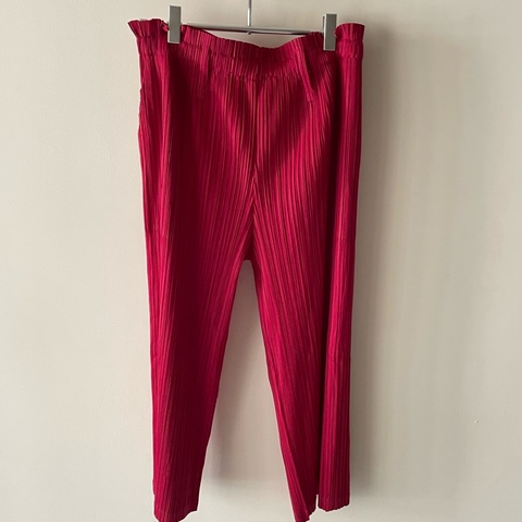 ▪️富貴選物FUGUEI▪️三宅一生PP 寶石紅 直筒褲 JF141