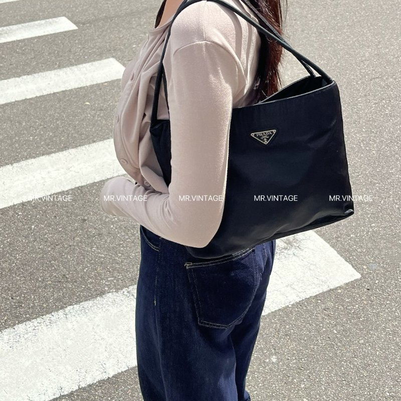 🏷Prada尼龍托特包-0