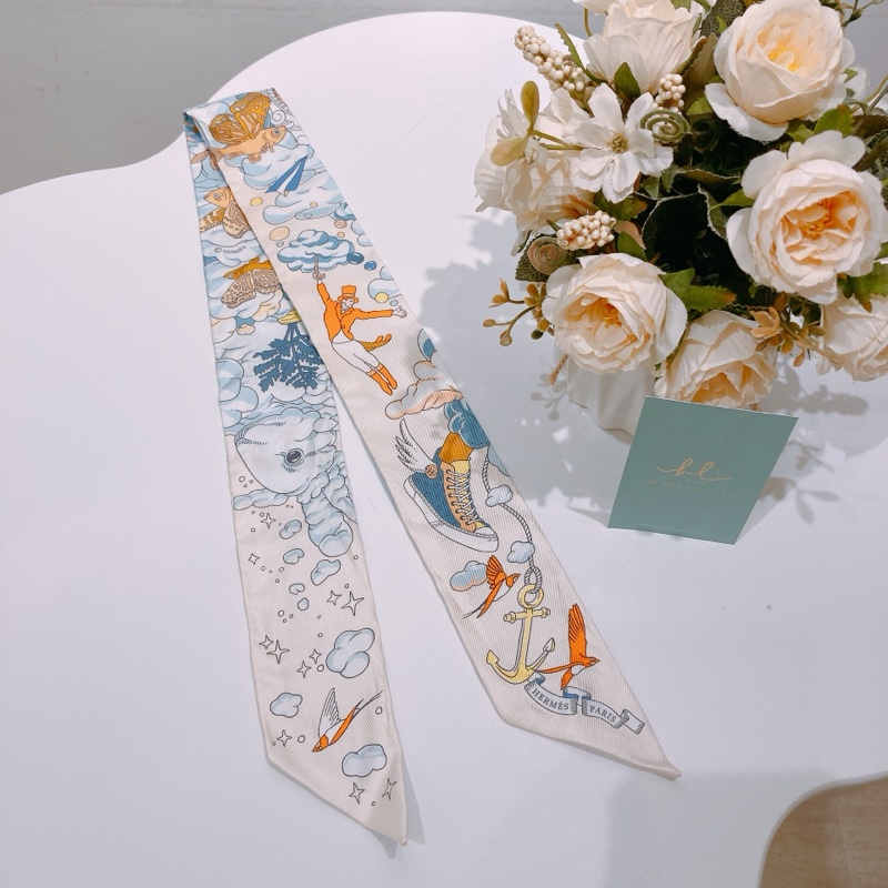 TW4644 HERMES 愛馬仕雲想國小絲巾SUR MON NUAGE TWILLY-2