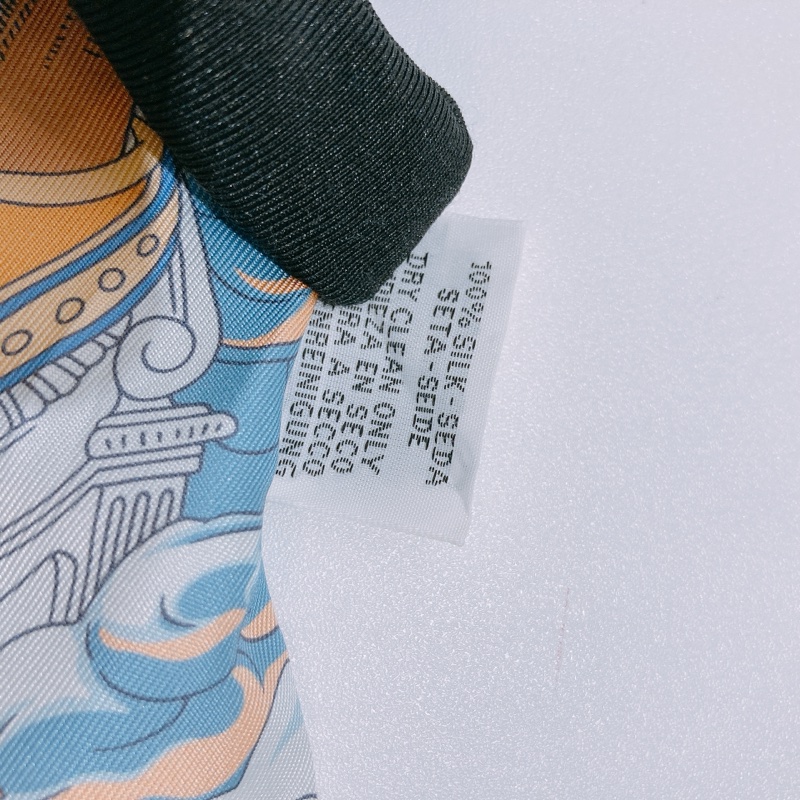 TW4644 HERMES 愛馬仕雲想國小絲巾SUR MON NUAGE TWILLY-8